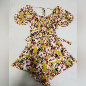 Trixxi Floral Romper Size M